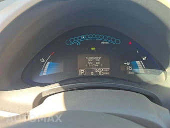 2011 Nissan LEAF SV – miniatura 9