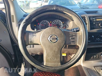 2011 Nissan Pathfinder S - miniatura 10