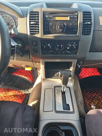 2011 Nissan Pathfinder S - miniatura 11