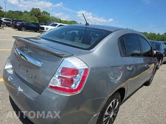 2011 Nissan Sentra 2.0 – miniatura 4