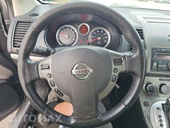 2011 Nissan Sentra 2.0 SR – miniatura 10