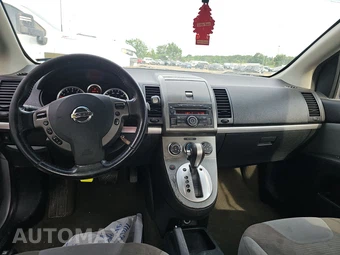 2011 Nissan Sentra 2.0 SR – miniatura 11