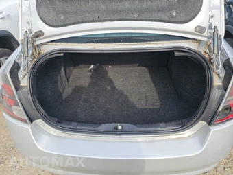 2011 Nissan Sentra 2.0 SR – miniatura 16