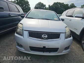 2011 Nissan Sentra 2.0 SR – miniatura 2