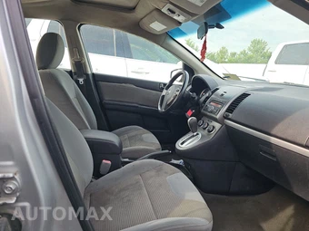 2011 Nissan Sentra 2.0 SR – miniatura 8