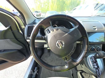 2011 Nissan Sentra 2.0 SR – miniatura 10