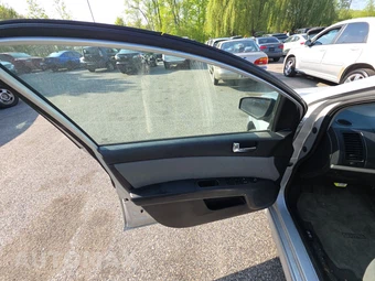 2011 Nissan Sentra 2.0 SR – miniatura 9