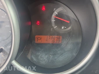 2011 Nissan Versa 1.8 S Hatchback - miniatura 12