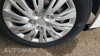 2011 Nissan Versa 1.8 S Hatchback - miniatura 25