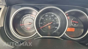 2011 Nissan Versa 1.8 S Hatchback - miniatura 26