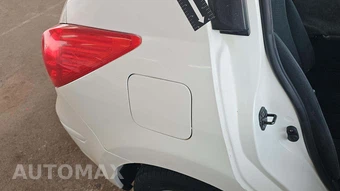 2011 Nissan Versa 1.8 S Hatchback - miniatura 29