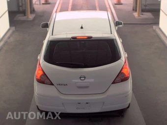 2011 Nissan Versa 1.8 S Hatchback - miniatura 5