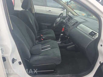 2011 Nissan Versa 1.8 S Hatchback - miniatura 8
