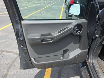 2011 Nissan Xterra S – miniatura 9