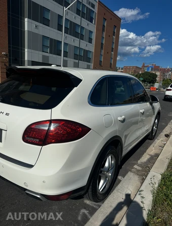 2011 Porsche Cayenne - miniatura 3