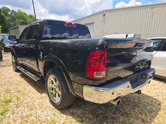 2011 Ram 1500 Laramie Crew Cab Short Bed – miniatura 2