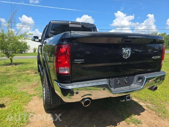 2011 Ram 1500 Laramie Extended Cab Medium Bed – miniatura 2