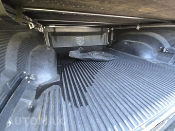 2011 Ram 1500 SLT Extended Cab Medium Bed – miniatura 16