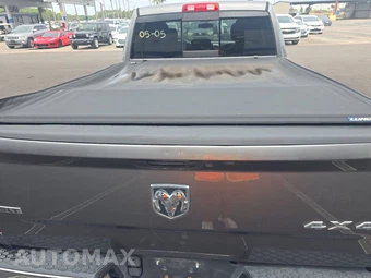 2011 Ram 1500 SLT Extended Cab Medium Bed – miniatura 17