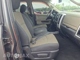 2011 Ram 1500 SLT Extended Cab Medium Bed – miniatura 8