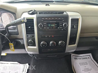 2011 Ram 1500 SLT Extended Cab Medium Bed – miniatura 11