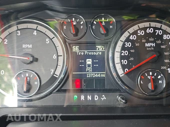 2011 Ram 1500 SLT Extended Cab Medium Bed – miniatura 12