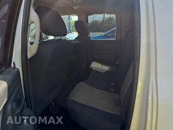 2011 Ram 1500 ST Extended Cab Medium Bed – miniatura 13