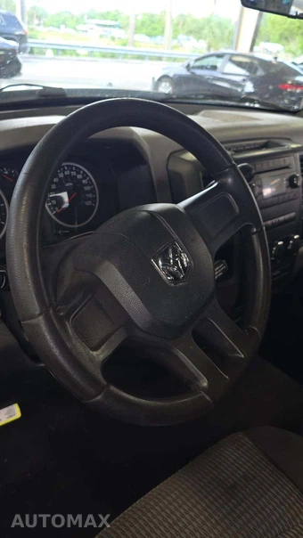 2011 Ram 1500 ST Extended Cab Medium Bed – miniatura 23