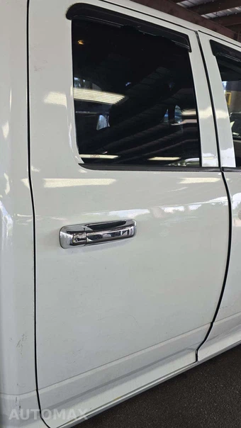 2011 Ram 1500 ST Extended Cab Medium Bed – miniatura 32