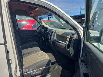 2011 Ram 1500 ST Extended Cab Medium Bed – miniatura 8