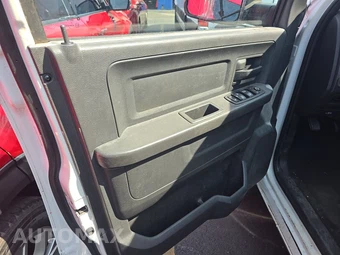 2011 Ram 1500 ST Extended Cab Medium Bed – miniatura 9