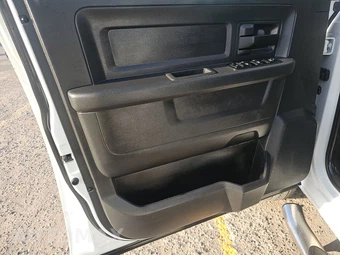 2011 Ram 3500 Cab Chassis ST Crew Cab DRW - miniatura 9