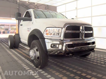 2011 Ram 4500 Cab Chassis SLT Regular Cab DRW - miniatura 3