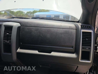 2011 Ram 5500 Cab Chassis SLT Regular Cab DRW – miniatura 13