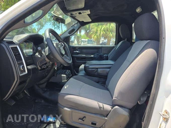 2011 Ram 5500 Cab Chassis SLT Regular Cab DRW – miniatura 3