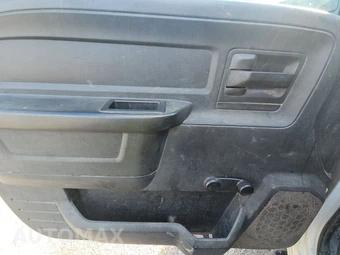 2011 Ram 5500 Cab Chassis ST Regular Cab DRW - miniatura 45