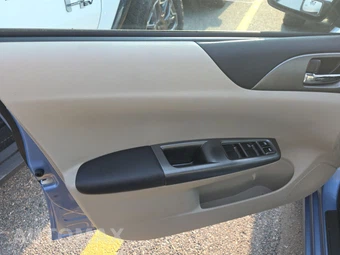 2011 Subaru Impreza 5-Door 2.5i Premium Hatchback w/Power Moonroof Value Pkg - miniatura 9