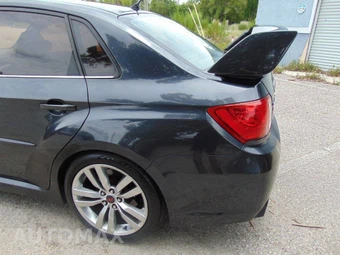2011 Subaru Impreza WRX STi Sedan - miniatura 9