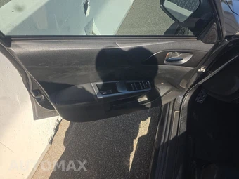 2011 Subaru Impreza WRX Wagon – miniatura 9