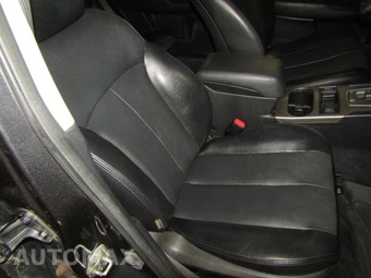 2011 Subaru Legacy 3.6R Limited w/Power Moonroof - miniatura 16