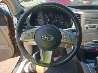 2011 Subaru Outback 3.6R Limited - miniatura 10