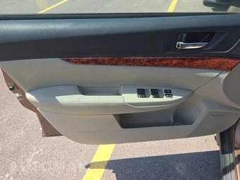 2011 Subaru Outback 3.6R Limited - miniatura 9