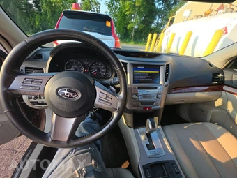 2011 Subaru Outback 3.6R Limited w/Power Moonroof & Navigation - miniatura 11