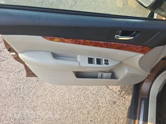 2011 Subaru Outback 3.6R Limited w/Power Moonroof & Navigation - miniatura 9