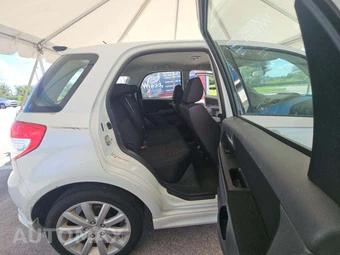 2011 Suzuki SX4 SportBack Hatchback – miniatura 13