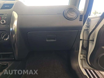 2011 Suzuki SX4 SportBack Hatchback – miniatura 16