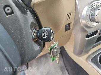 2011 Toyota 4Runner SR5 – miniatura 8