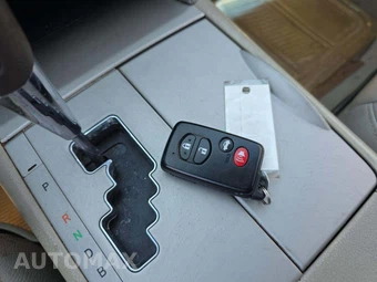 2011 Toyota Camry Hybrid - miniatura 8