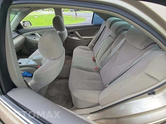 2011 Toyota Camry LE – miniatura 13