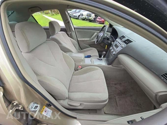 2011 Toyota Camry LE – miniatura 18